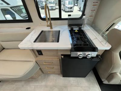 2027 Thor Motor Coach CHATEAU — photo 14 view
