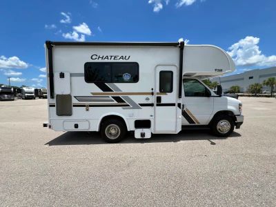 2027 Thor Motor Coach CHATEAU — photo 22 view