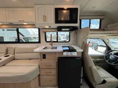 2027 Thor Motor Coach CHATEAU — photo 8 view
