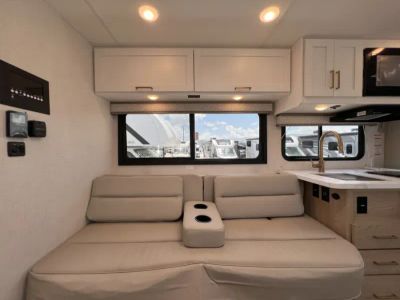 2027 Thor Motor Coach CHATEAU — photo 9 view