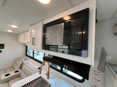 2027 Thor Motor Coach CHATEAU — photo 13 view