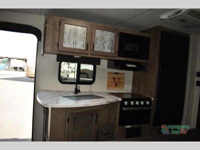 2022 Venture RV Sonic - Photo 8