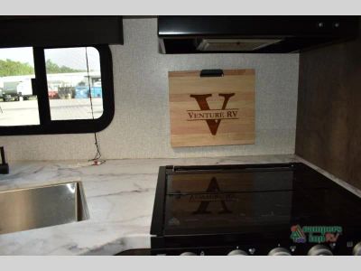 2022 Venture RV Sonic - Photo 10