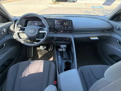 2026 Hyundai Elantra - Photo 14