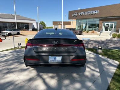 2026 Hyundai Elantra - Photo 4