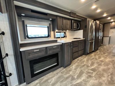 2023 Thor Motor Coach CHALLLENGER - Photo 5