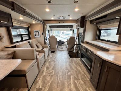 2023 Thor Motor Coach CHALLLENGER - Photo 4