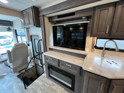 2023 Thor Motor Coach CHALLLENGER - Photo 13