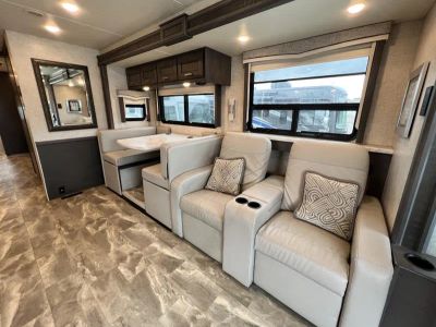 2023 Thor Motor Coach CHALLLENGER - Photo 18