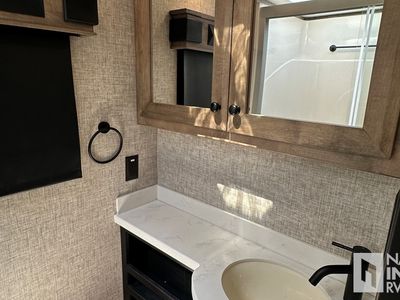 2026 Tiffin Motorhomes Allegro Breeze - Photo 10