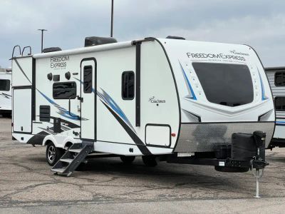 2021 Coachmen FREEDOM EXPRESS — front three-quarter view
