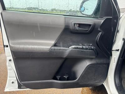 2020 Toyota Tacoma - Photo 5