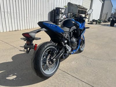 2025 Suzuki GSX-8R - Photo 5
