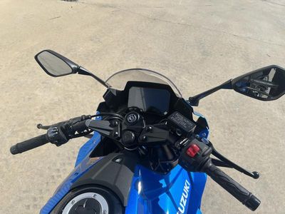 2025 Suzuki GSX-8R - Photo 10