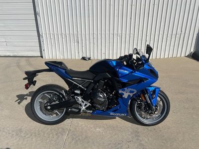 2025 Suzuki GSX-8R - Photo 8