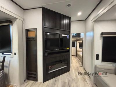 2025 Keystone Avalanche 380LT - Photo 7