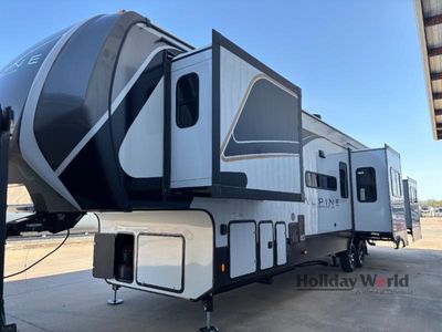 2025 Keystone Avalanche 380LT - Photo 2