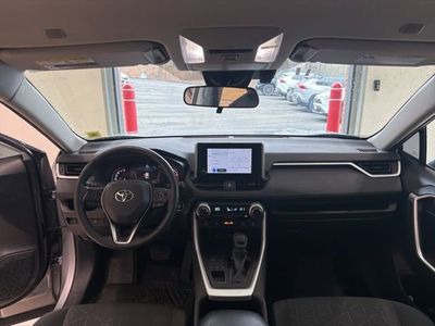 2024 Toyota RAV4 XLE - Photo 17