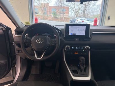 2024 Toyota RAV4 XLE - Photo 16