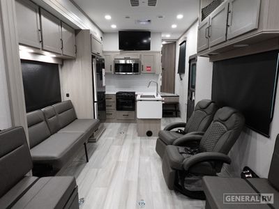 2026 Grand Design Momentum G-Class - Photo 6