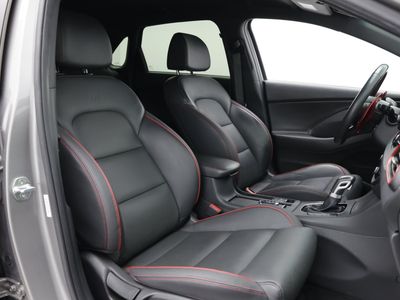 2020 Hyundai Elantra GT — photo 37 view