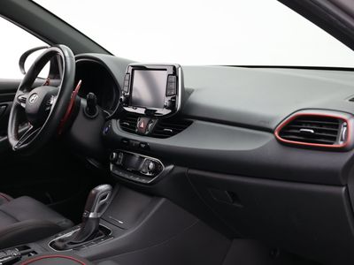 2020 Hyundai Elantra GT — photo 38 view