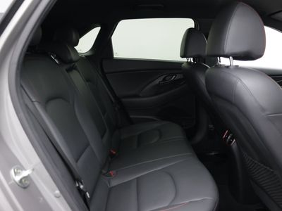 2020 Hyundai Elantra GT — photo 34 view