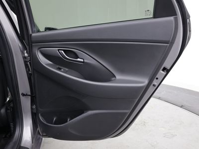 2020 Hyundai Elantra GT — photo 33 view