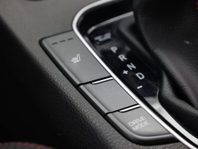 2020 Hyundai Elantra GT — photo 17 view