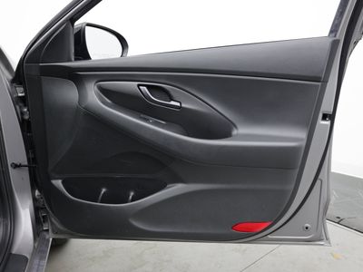 2020 Hyundai Elantra GT — photo 35 view