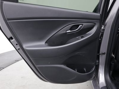 2020 Hyundai Elantra GT — photo 27 view