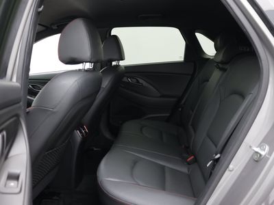2020 Hyundai Elantra GT — photo 26 view