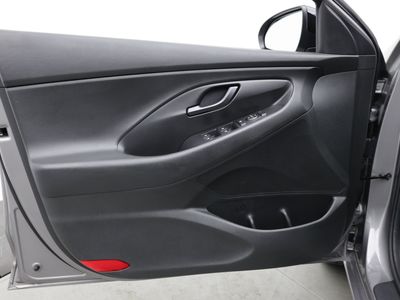 2020 Hyundai Elantra GT — photo 12 view