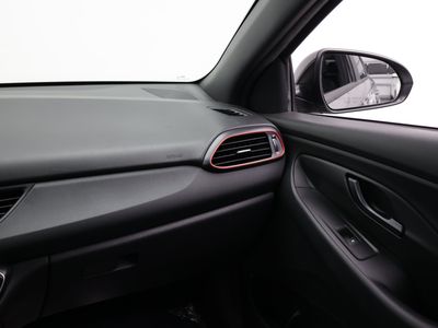 2020 Hyundai Elantra GT — photo 31 view