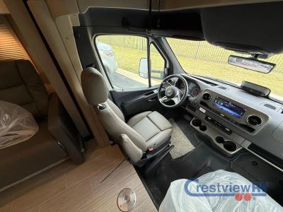 2027 Winnebago Navion - Photo 33