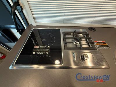 2027 Winnebago Navion - Photo 12