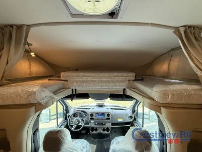 2027 Winnebago Navion - Photo 32