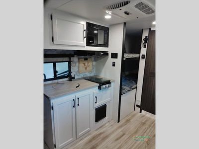 2026 Venture RV SportTrek Stinger Lite — photo 29 view