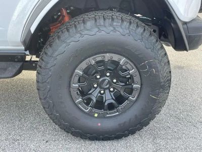 2026 Ford Bronco — photo 8 view