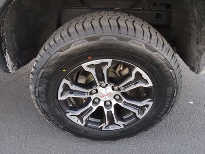 2024 GMC Canyon - Photo 10