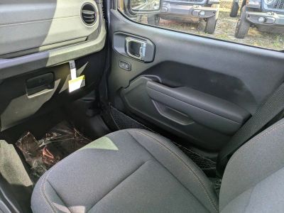 2026 Jeep Wrangler — photo 15 view