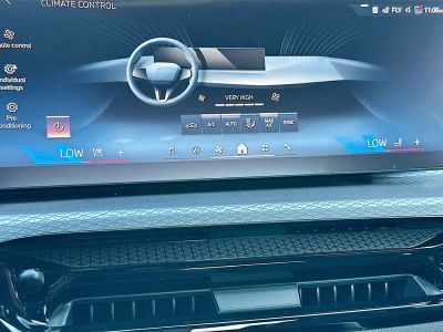 2026 BMW 4 Series — photo 13 view