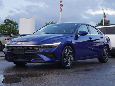 2025 Hyundai Elantra - Photo 6