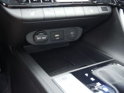 2025 Hyundai Elantra - Photo 11