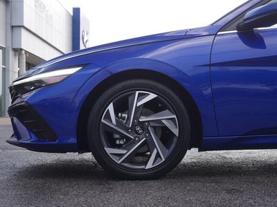 2025 Hyundai Elantra - Photo 13