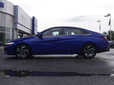 2025 Hyundai Elantra - Photo 12