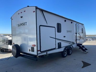 2022 CrossRoads RV Sunset Trail — interior view