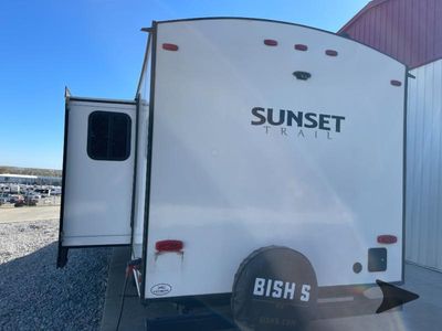 2022 CrossRoads RV Sunset Trail — detail view