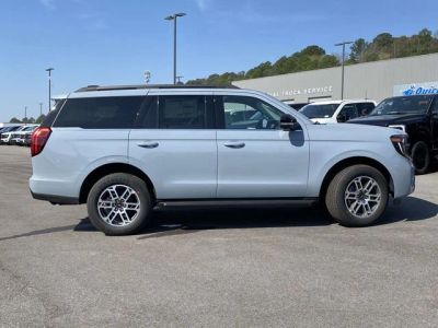 2026 Ford Expedition - Photo 2