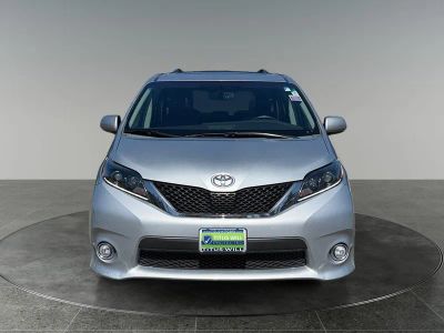 2015 Toyota Sienna — side profile view